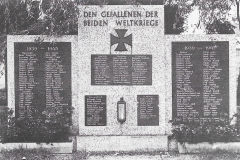 Abbildung 28: Kriegerdenkmal – 1975